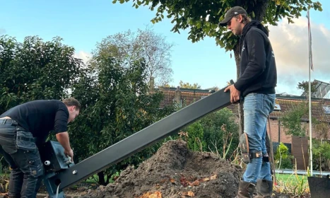 Medewerker mee op pad